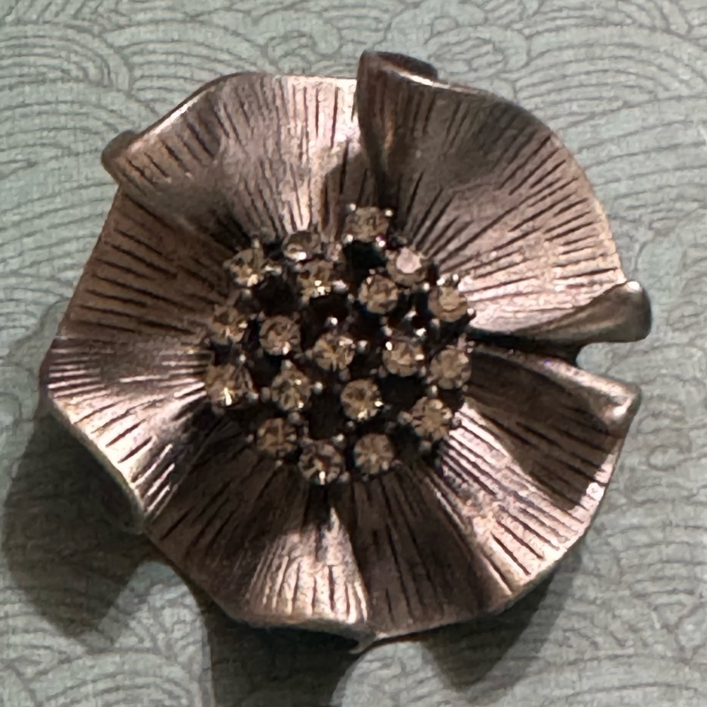PREMIER DESIGNS FLOWER PENDANT BROOCH